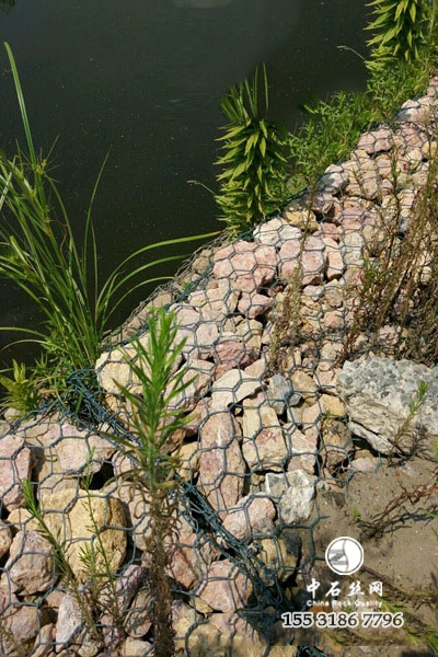 鉛絲石籠.jpg 鉛絲石籠.jpg