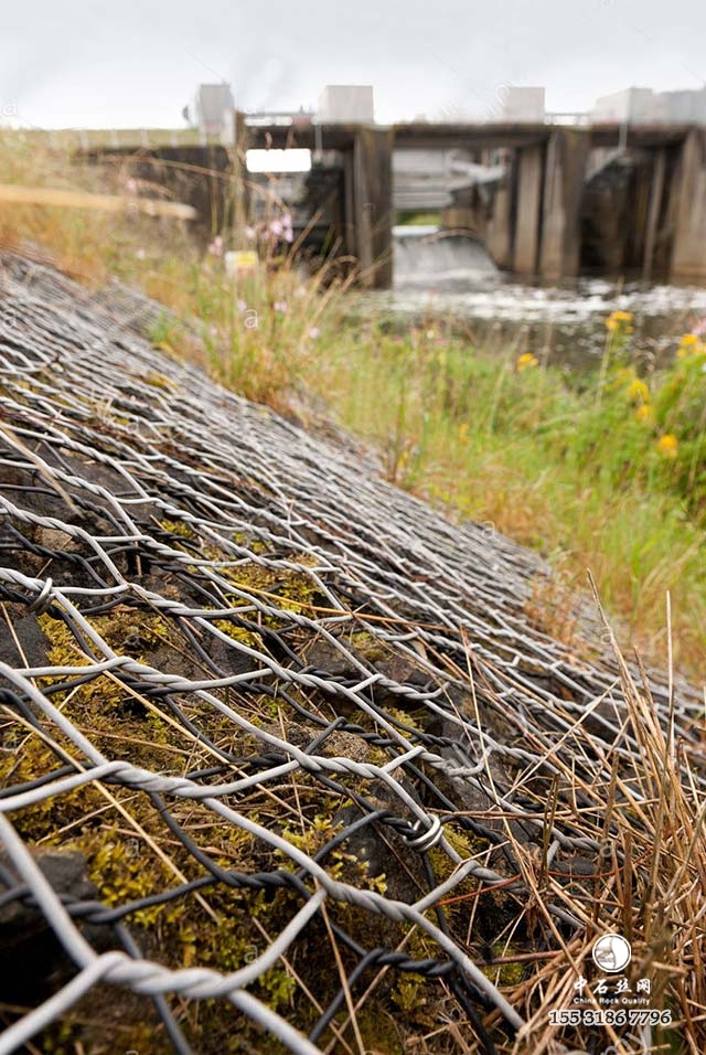 鉛絲石籠.jpg 鉛絲石籠.jpg