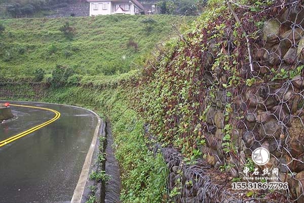 鉛絲石籠.jpg 鉛絲石籠.jpg